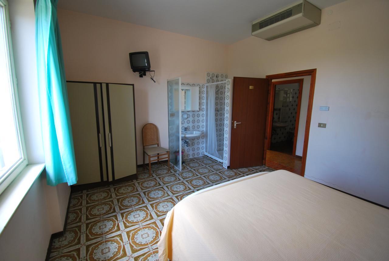 Hotel & Ristorante L'Angoletto In Selci Selci  Kültér fotó
